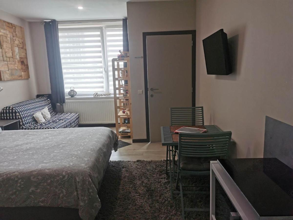 Les Petits Nids De Nina 2 Apartman Fosses-La-Ville Kültér fotó